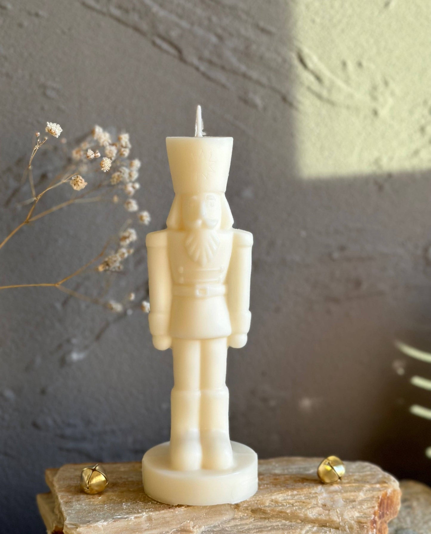 Nutcracker Candle: Ivory/Undyed / Vanilla