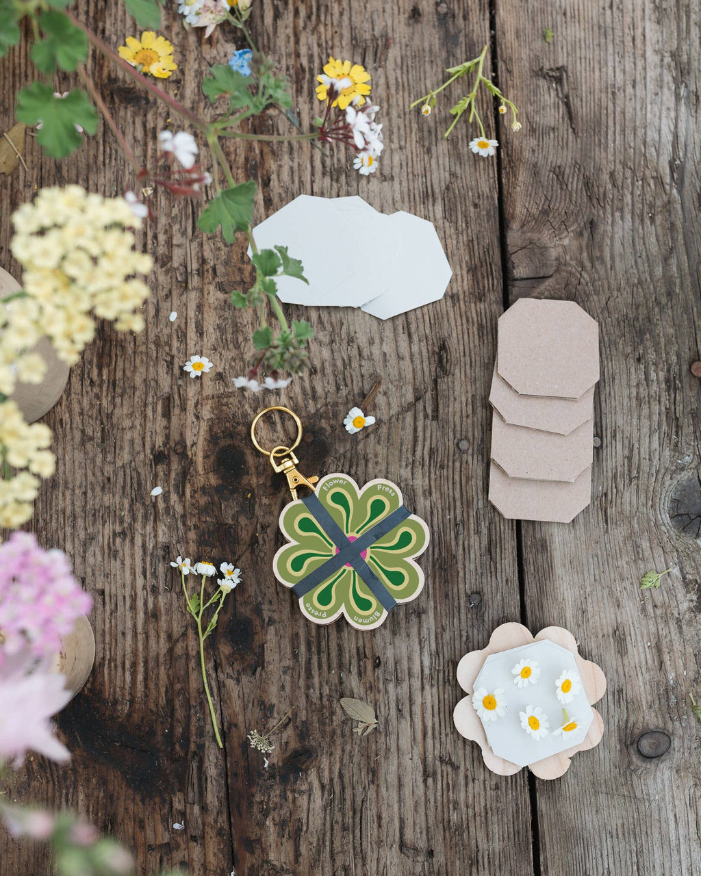 Keyring Flower Press - Greens & Yellows